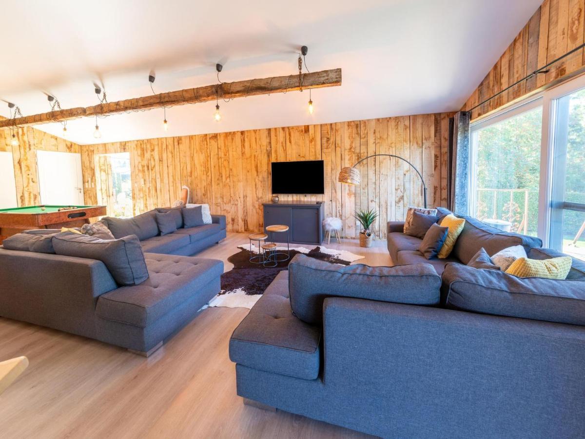 Lush Chalet Near Lake Of B Tgenbach Wirtzfeld Bagian luar foto