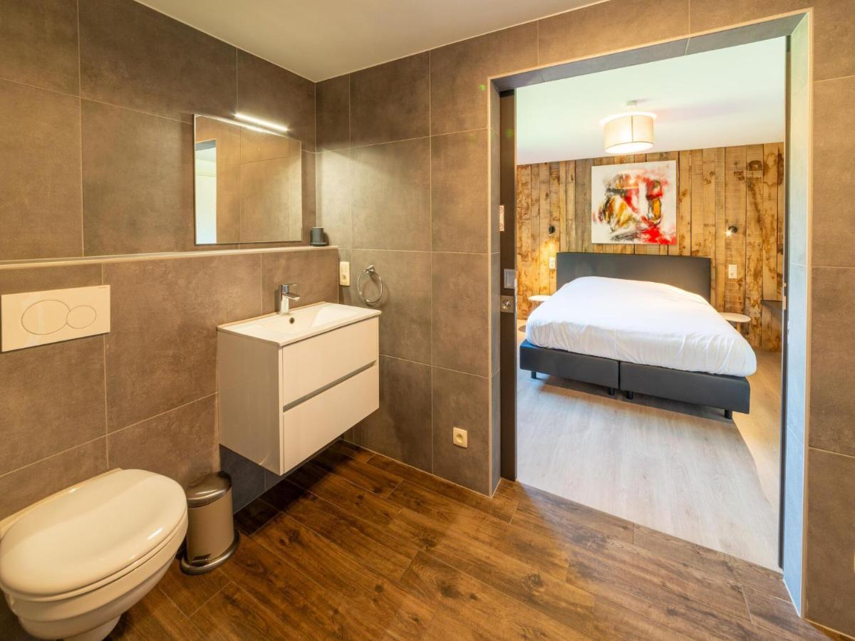 Lush Chalet Near Lake Of B Tgenbach Wirtzfeld Bagian luar foto