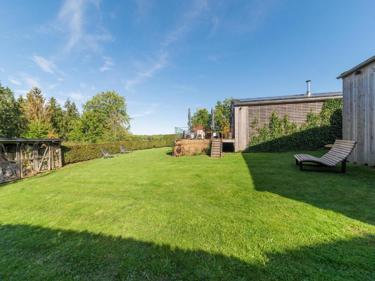 Lush Chalet Near Lake Of B Tgenbach Wirtzfeld Bagian luar foto