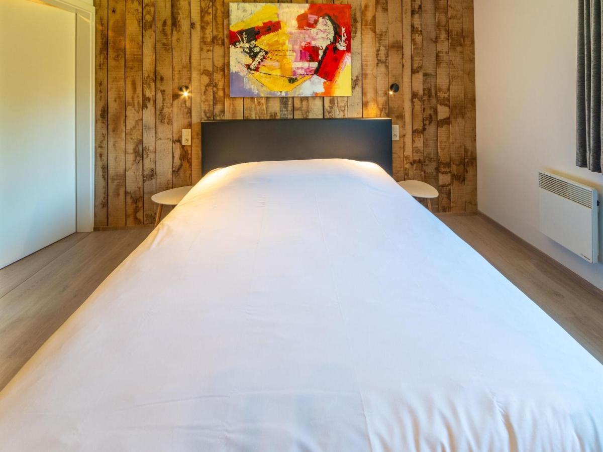 Lush Chalet Near Lake Of B Tgenbach Wirtzfeld Bagian luar foto