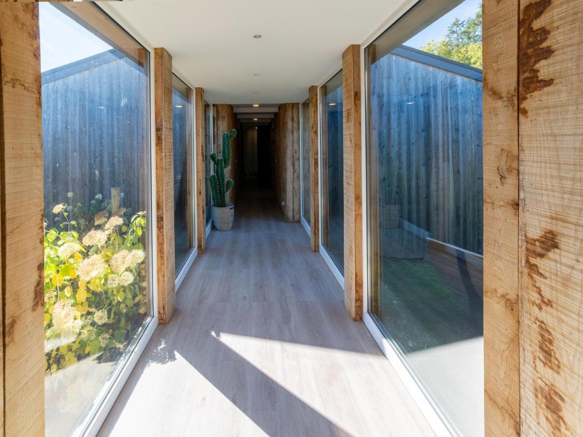 Lush Chalet Near Lake Of B Tgenbach Wirtzfeld Bagian luar foto
