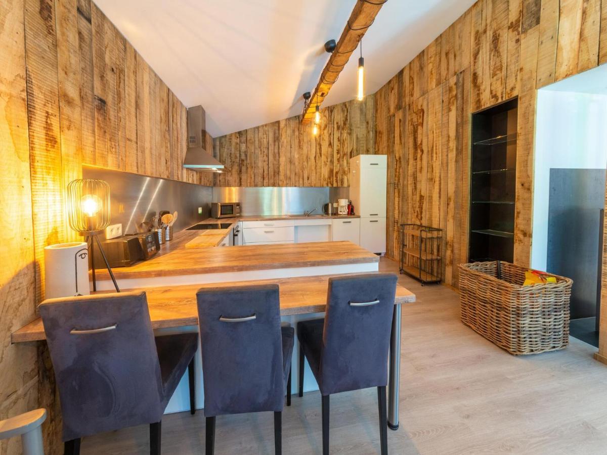 Lush Chalet Near Lake Of B Tgenbach Wirtzfeld Bagian luar foto