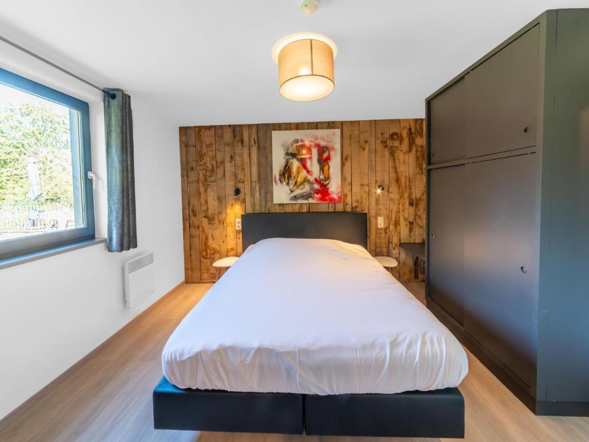 Lush Chalet Near Lake Of B Tgenbach Wirtzfeld Bagian luar foto